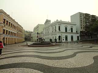 �z�e���̃A�Y���[�W��