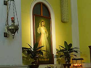 �z�e���̃A�Y���[�W��